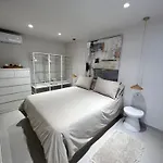 Lalola - Privado Apartman *